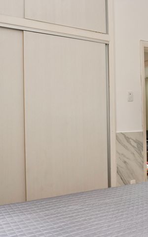 Casa à venda com 442m², 7 quartos e 2 vagas Casa à venda com 442m², 7 quartos e 2 vagasQuarto 2 (Casa 1)