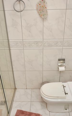Casa à venda com 442m², 7 quartos e 2 vagas Casa à venda com 442m², 7 quartos e 2 vagasBanheiro Social 1 (Casa 1)
