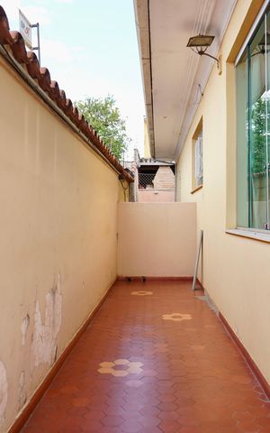 Casa à venda com 442m², 7 quartos e 2 vagas Casa à venda com 442m², 7 quartos e 2 vagasVaranda 2 (Casa 1)
