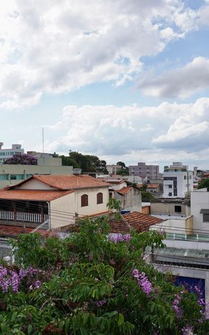 Casa à venda com 442m², 7 quartos e 2 vagas Casa à venda com 442m², 7 quartos e 2 vagasVista (Casa 1)