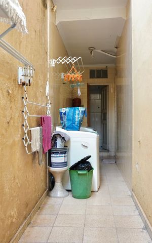 Casa à venda com 442m², 7 quartos e 2 vagas Casa à venda com 442m², 7 quartos e 2 vagasÁrea de Serviço (Casa 1)