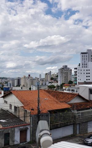 Casa à venda com 442m², 7 quartos e 2 vagas Casa à venda com 442m², 7 quartos e 2 vagasVista (Casa 1)