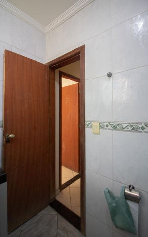 Casa à venda com 290m², 3 quartos e 3 vagasBanheiro Social