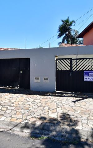 Casa à venda com 100m², 2 quartos e 2 vagasFachada 
