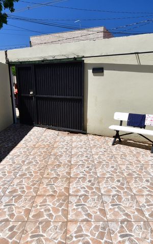 Casa à venda com 100m², 2 quartos e 2 vagasGaragem