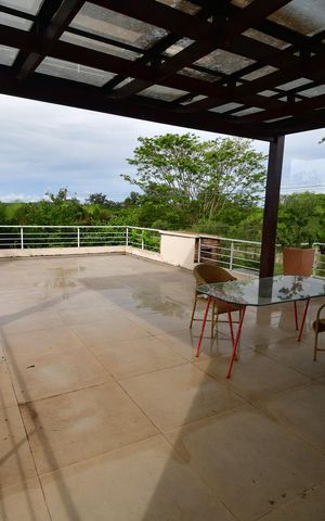 Casa de condomínio à venda com 336m², 4 quartos e 2 vagasVaranda da Sala