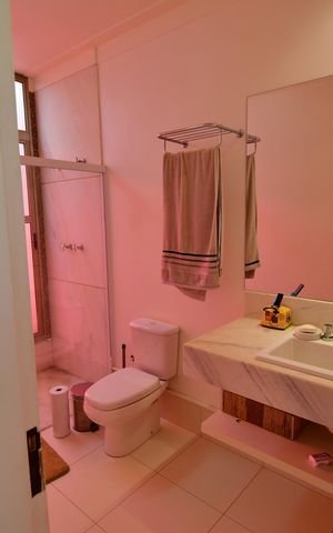 Casa de condomínio à venda com 336m², 4 quartos e 2 vagasBanheiro