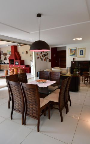 Casa de condomínio à venda com 336m², 4 quartos e 2 vagasSala
