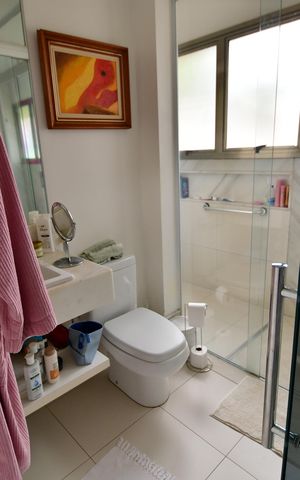 Casa de condomínio à venda com 336m², 4 quartos e 2 vagasBanheiro