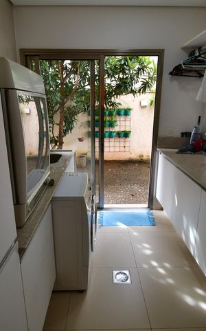 Casa de condomínio à venda com 336m², 4 quartos e 2 vagasÁrea de Serviço