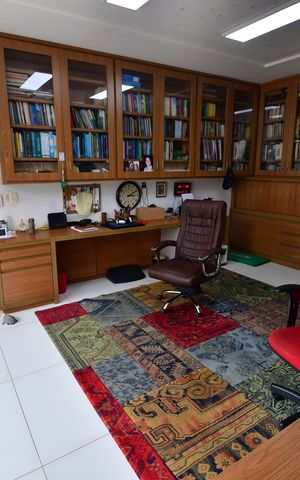 Casa de condomínio à venda com 336m², 4 quartos e 2 vagasEscritório