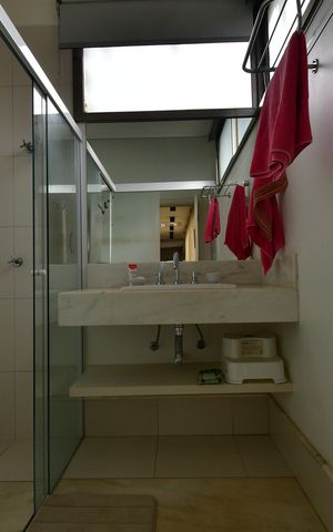 Casa de condomínio à venda com 336m², 4 quartos e 2 vagasBanheiro