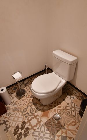 Casa de condomínio à venda com 336m², 4 quartos e 2 vagasLavabo