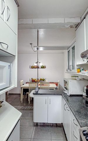 Casa de condomínio à venda com 250m², 3 quartos e 4 vagasCozinha