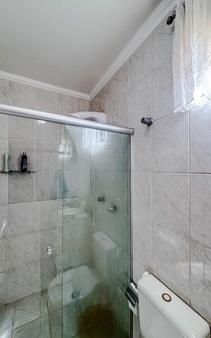 Casa de condomínio à venda com 250m², 3 quartos e 4 vagasBanheiro
