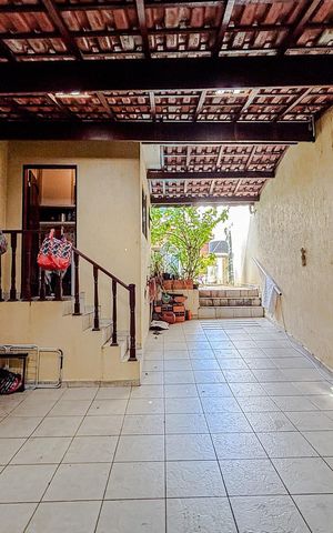 Casa de condomínio à venda com 250m², 3 quartos e 4 vagasGaragem