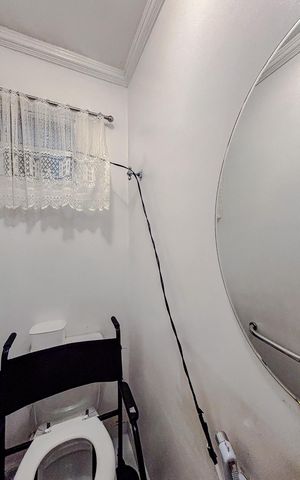 Casa de condomínio à venda com 250m², 3 quartos e 4 vagasLavabo