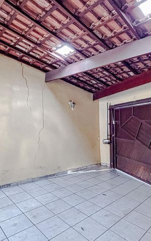 Casa de condomínio à venda com 250m², 3 quartos e 4 vagasGaragem