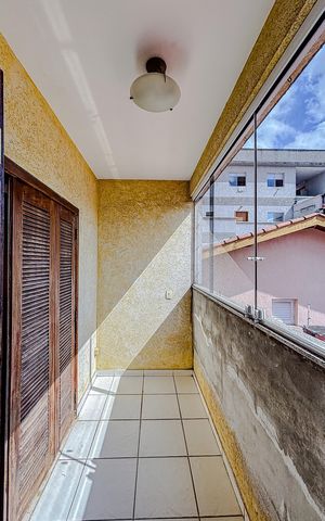 Casa de condomínio à venda com 250m², 3 quartos e 4 vagasVaranda da suíte