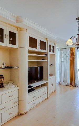 Casa de condomínio à venda com 250m², 3 quartos e 4 vagasSala