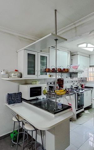 Casa de condomínio à venda com 250m², 3 quartos e 4 vagasCozinha