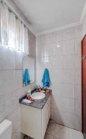 Casa de condomínio à venda com 250m², 3 quartos e 4 vagasBanheiro