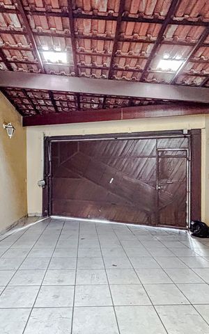 Casa de condomínio à venda com 250m², 3 quartos e 4 vagasGaragem