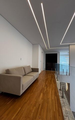 Casa de condomínio para alugar com 320m², 4 quartos e 4 vagas