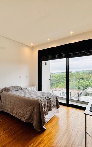 Casa de condomínio para alugar com 320m², 4 quartos e 4 vagas Casa de condomínio para alugar com 320m², 4 quartos e 4 vagasSuíte 2