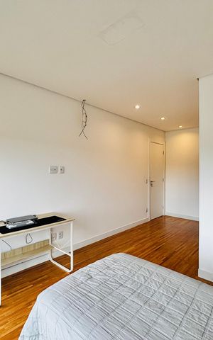 Casa de condomínio para alugar com 320m², 4 quartos e 4 vagas Casa de condomínio para alugar com 320m², 4 quartos e 4 vagasSuíte 2