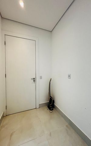 Casa de condomínio para alugar com 320m², 4 quartos e 4 vagas Casa de condomínio para alugar com 320m², 4 quartos e 4 vagasSuíte 4