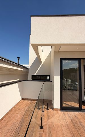 Casa de condomínio para alugar com 200m², 4 quartos e 3 vagasVaranda da Suíte Superior