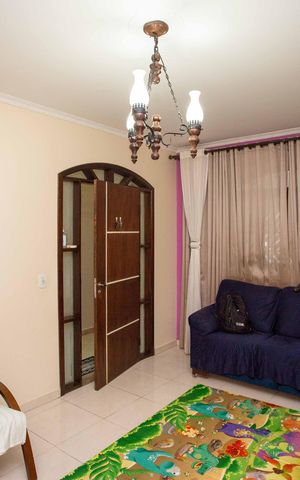 Casa à venda com 176m², 3 quartos e 2 vagasSala