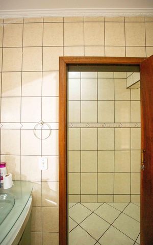 Casa à venda com 176m², 3 quartos e 2 vagasBanheiro Social