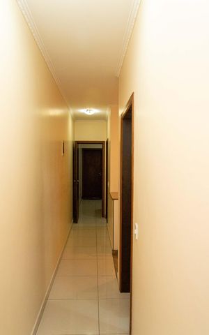 Casa à venda com 176m², 3 quartos e 2 vagasCorredor