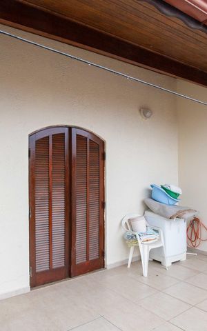 Casa à venda com 176m², 3 quartos e 2 vagasVaranda