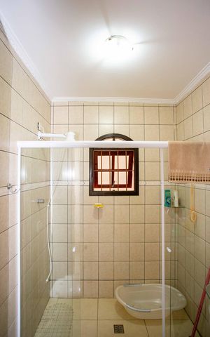 Casa à venda com 176m², 3 quartos e 2 vagasBanheiro Social