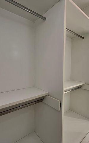 Apartamento para alugar com 105m², 1 quarto e 2 vagas Apartamento para alugar com 105m², 1 quarto e 2 vagasCloset
