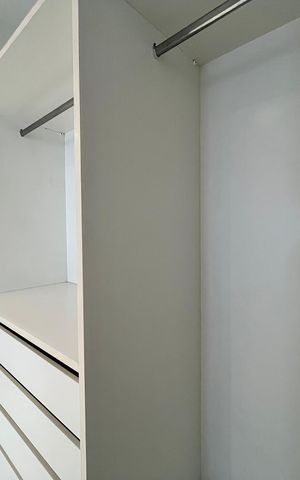 Apartamento para alugar com 105m², 1 quarto e 2 vagas Apartamento para alugar com 105m², 1 quarto e 2 vagasCloset