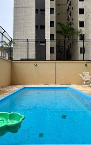 Apartamento à venda com 132m², 3 quartos e 2 vagas Apartamento à venda com 132m², 3 quartos e 2 vagasÁrea comum - Piscina