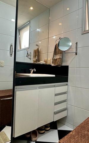 Apartamento à venda com 132m², 3 quartos e 2 vagas Apartamento à venda com 132m², 3 quartos e 2 vagasBanheiro da Suíte