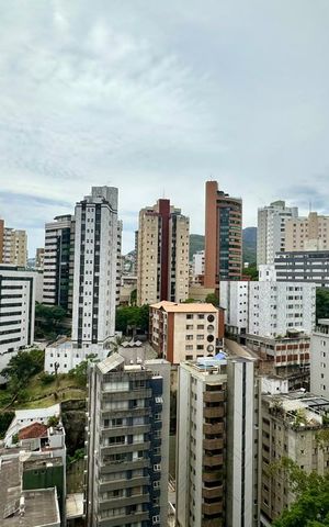 Apartamento à venda com 132m², 3 quartos e 2 vagas Apartamento à venda com 132m², 3 quartos e 2 vagasVista