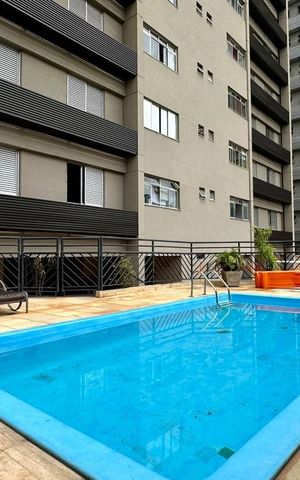 Apartamento à venda com 132m², 3 quartos e 2 vagas Apartamento à venda com 132m², 3 quartos e 2 vagasÁrea comum - Piscina