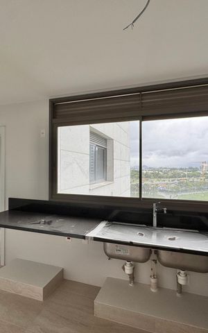Apartamento para alugar com 182m², 3 quartos e 3 vagasCozinha e Área de Serviço