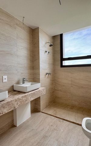 Apartamento para alugar com 182m², 3 quartos e 3 vagasSuíte 1 - Banheiro
