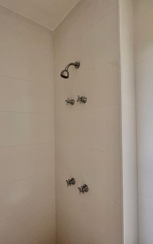 Apartamento para alugar com 182m², 3 quartos e 3 vagasCozinha e Área de Serviço - Banheiro