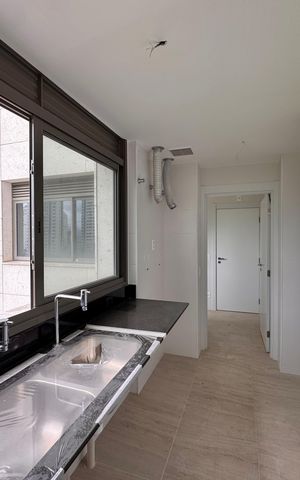Apartamento para alugar com 182m², 3 quartos e 3 vagasCozinha e Área de Serviço
