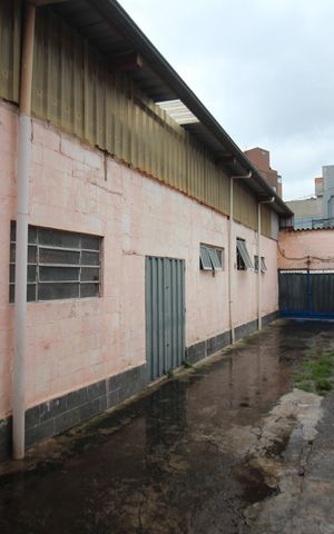 Casa à venda com 365m², 2 quartos e 6 vagasQuintal