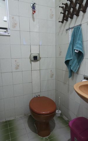 Casa à venda com 365m², 2 quartos e 6 vagasBanheiro