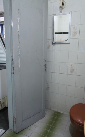 Casa à venda com 365m², 2 quartos e 6 vagasBanheiro